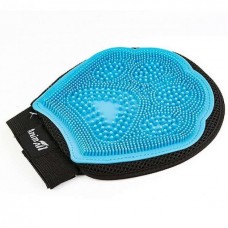 AnimAll Groom рукавичка для вичісування шерсті тварин (блакитна)